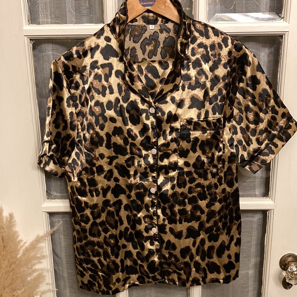 Cheetah Satin Pajama Short Set. Sz: Medium - Picture 4 of 14